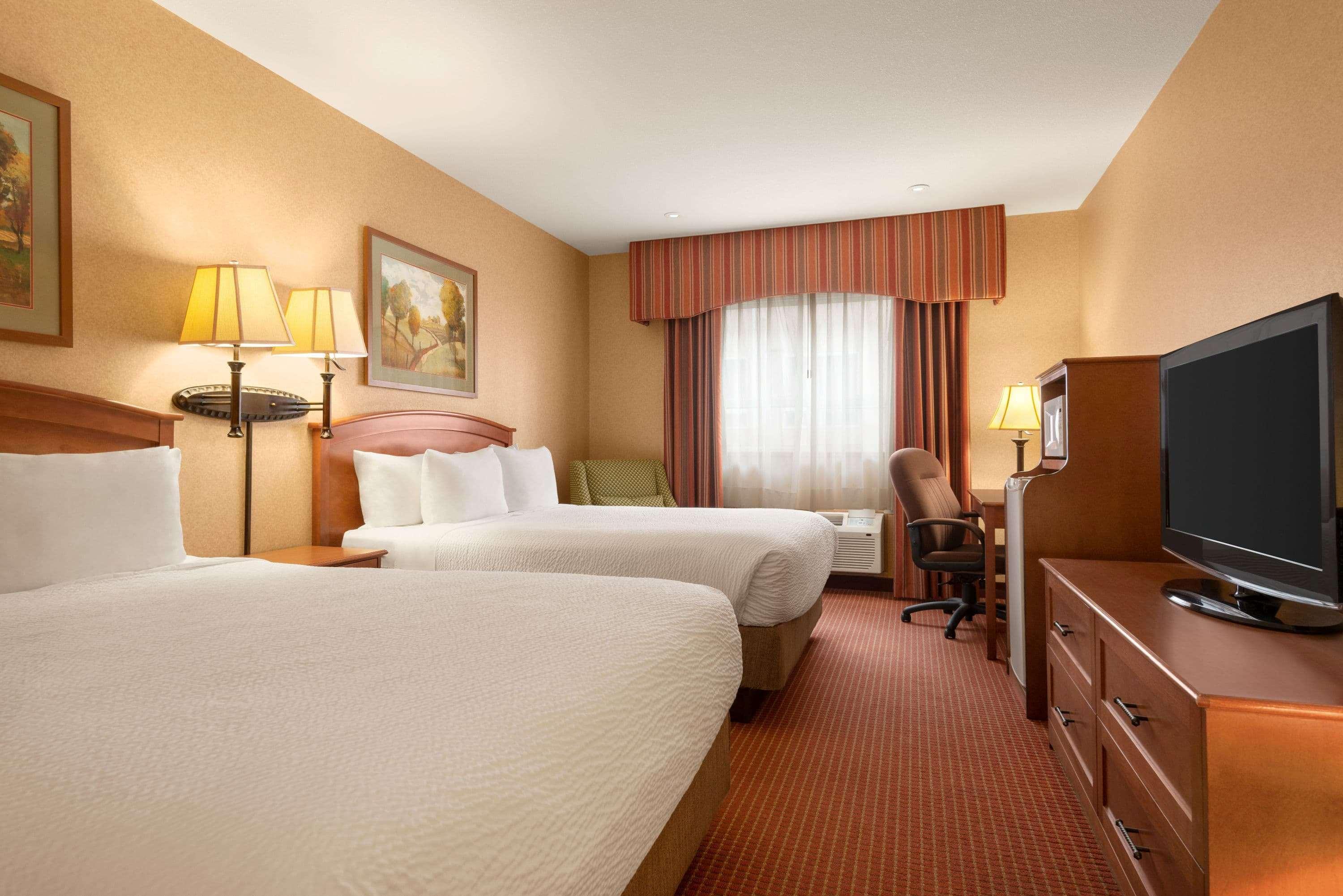 Days Inn By Wyndham Swift Current Exterior foto